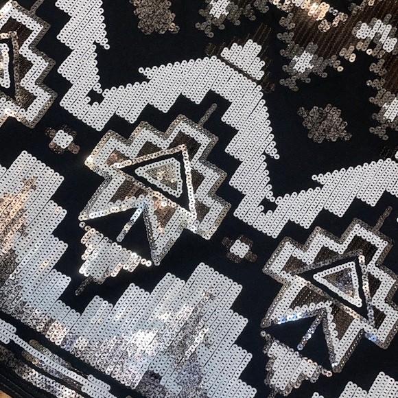 Express women’s large skirt mini sequin Black Silver Geometric stretch western - Picture 2 of 8